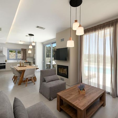 Diamond Dream Villa Камиларион Екстериор снимка