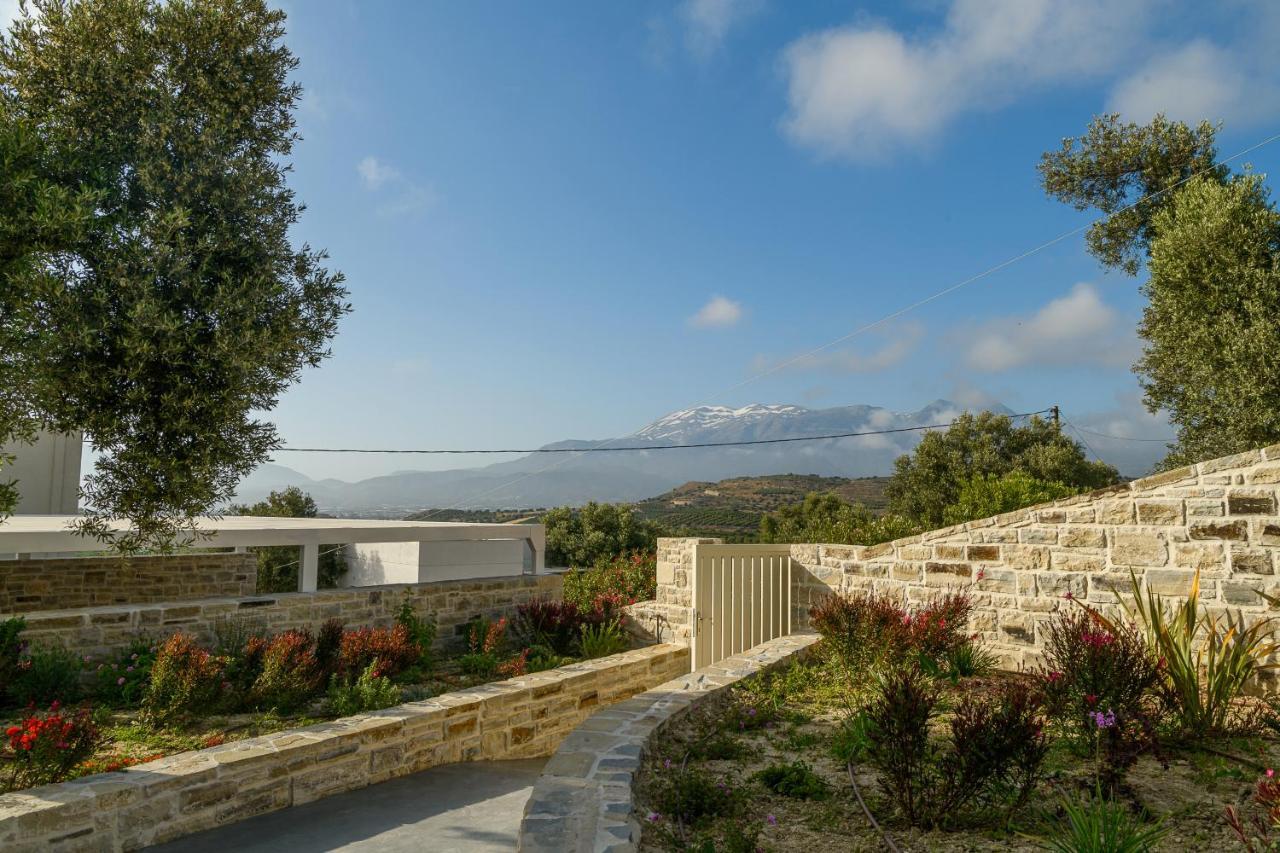 Diamond Dream Villa Камиларион Екстериор снимка
