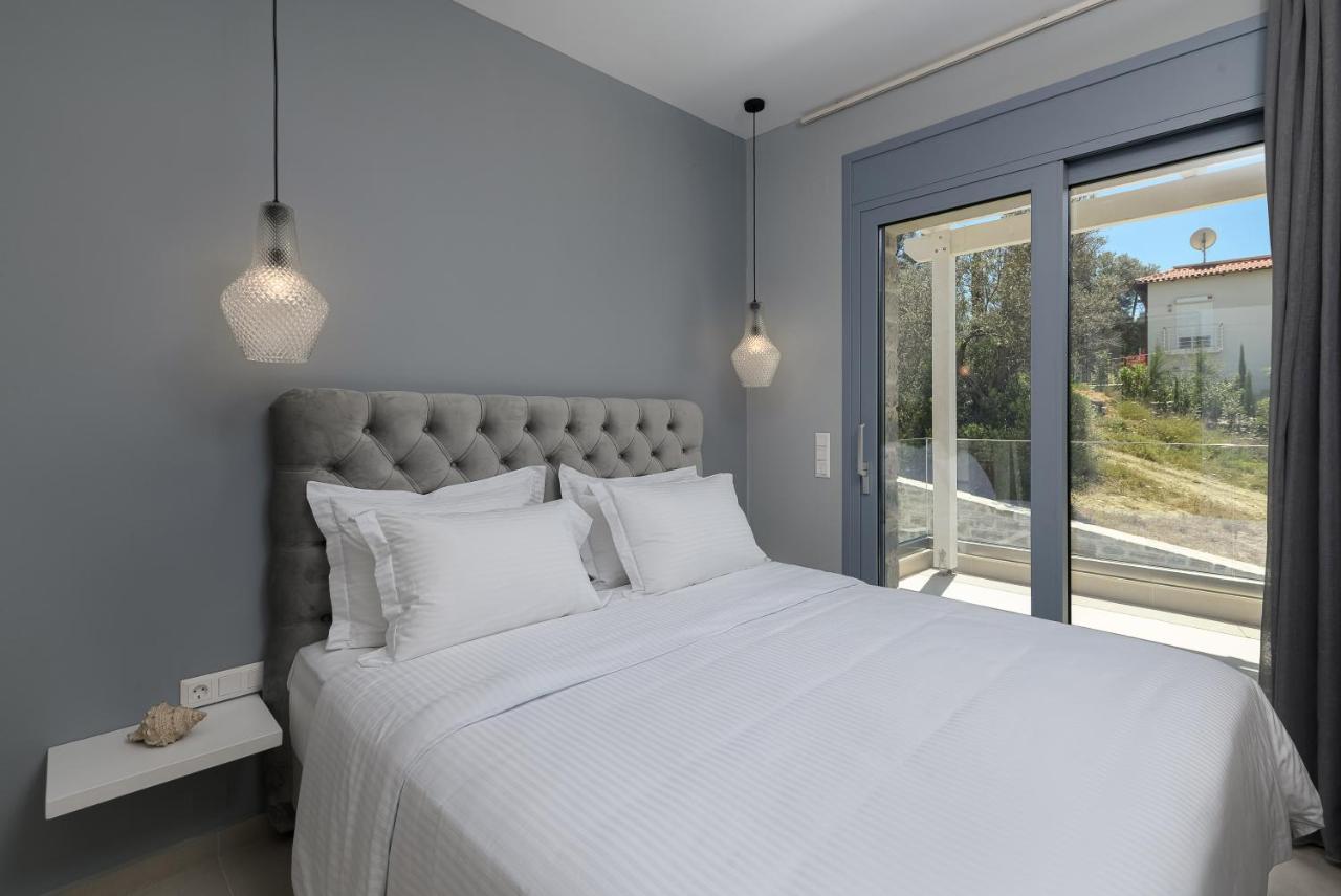 Diamond Dream Villa Камиларион Екстериор снимка
