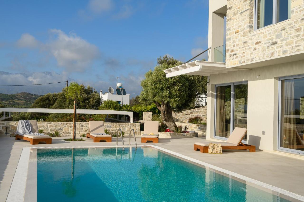 Diamond Dream Villa Камиларион Екстериор снимка