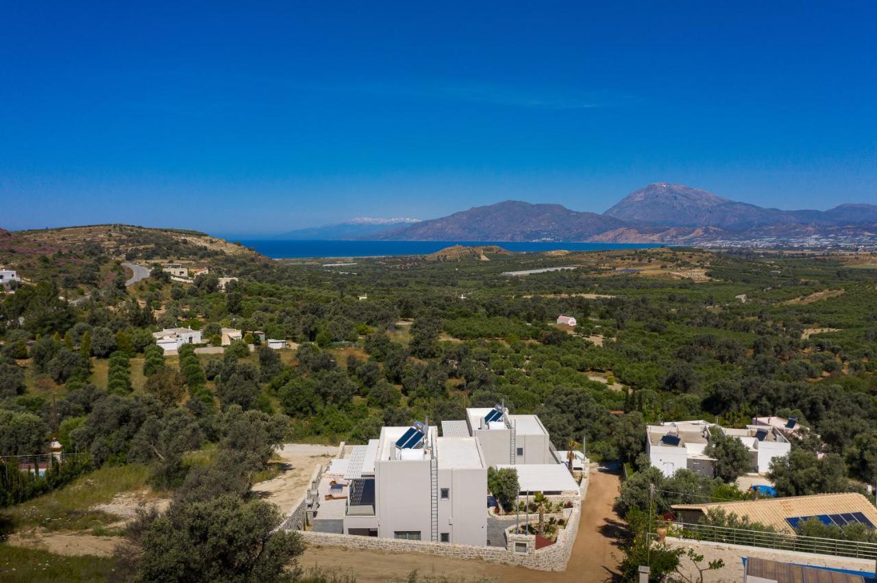 Diamond Dream Villa Камиларион Екстериор снимка