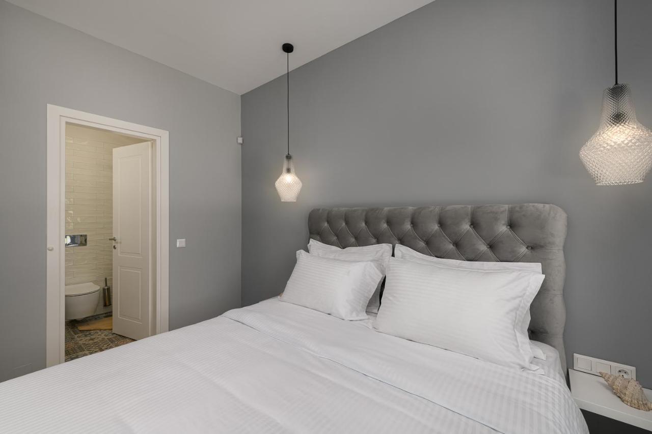 Diamond Dream Villa Камиларион Екстериор снимка