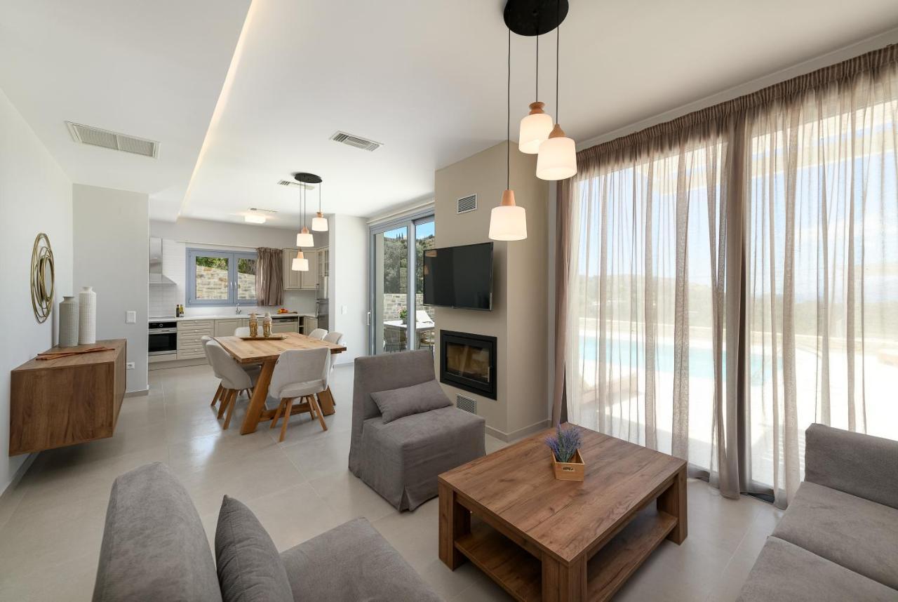 Diamond Dream Villa Камиларион Екстериор снимка