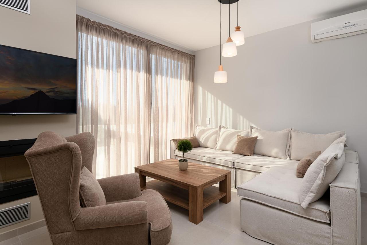 Diamond Dream Villa Камиларион Екстериор снимка