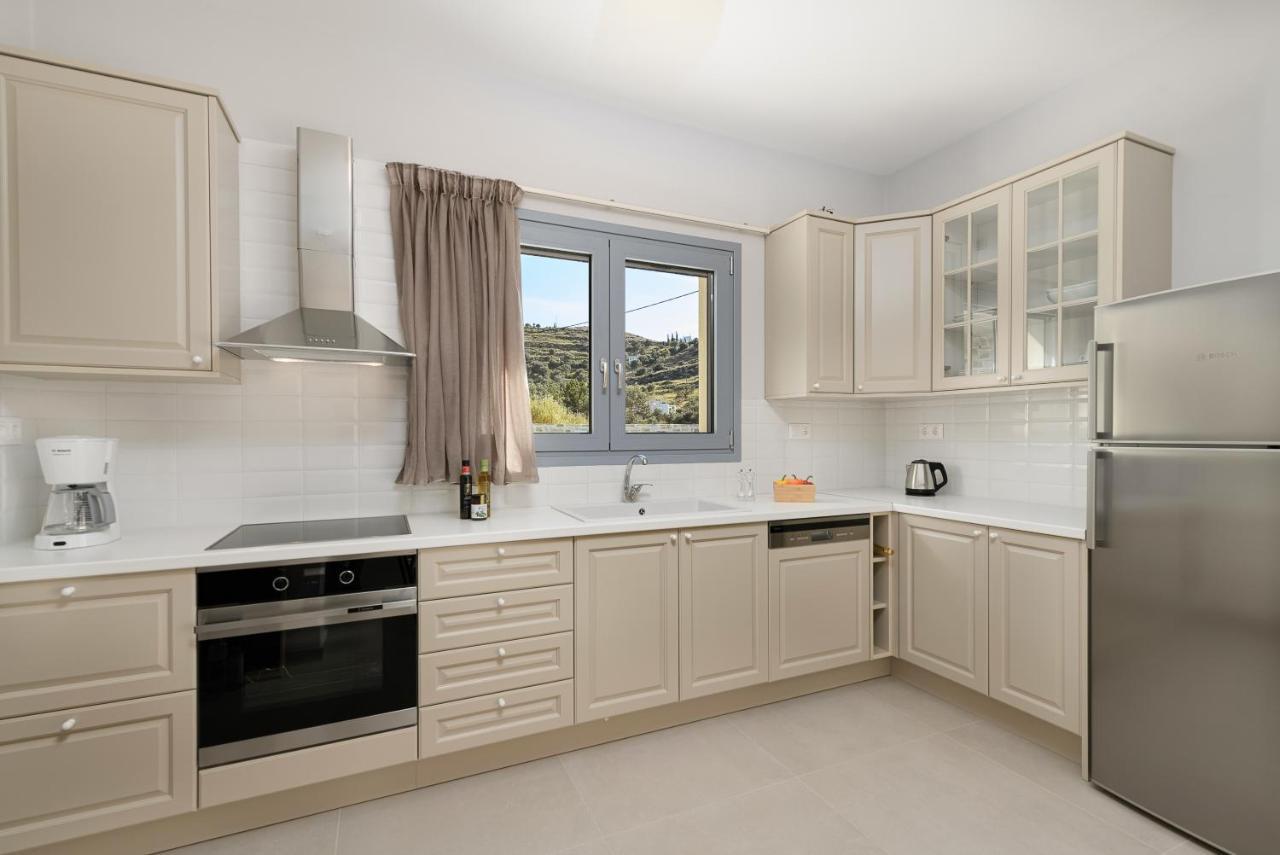 Diamond Dream Villa Камиларион Екстериор снимка